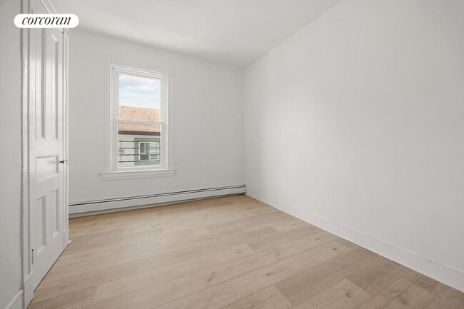 Building Photo - 31 Seeley St