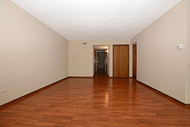 Building Photo - 14521 S Ravinia Ave