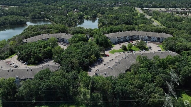  - Thomas Lake Pointe