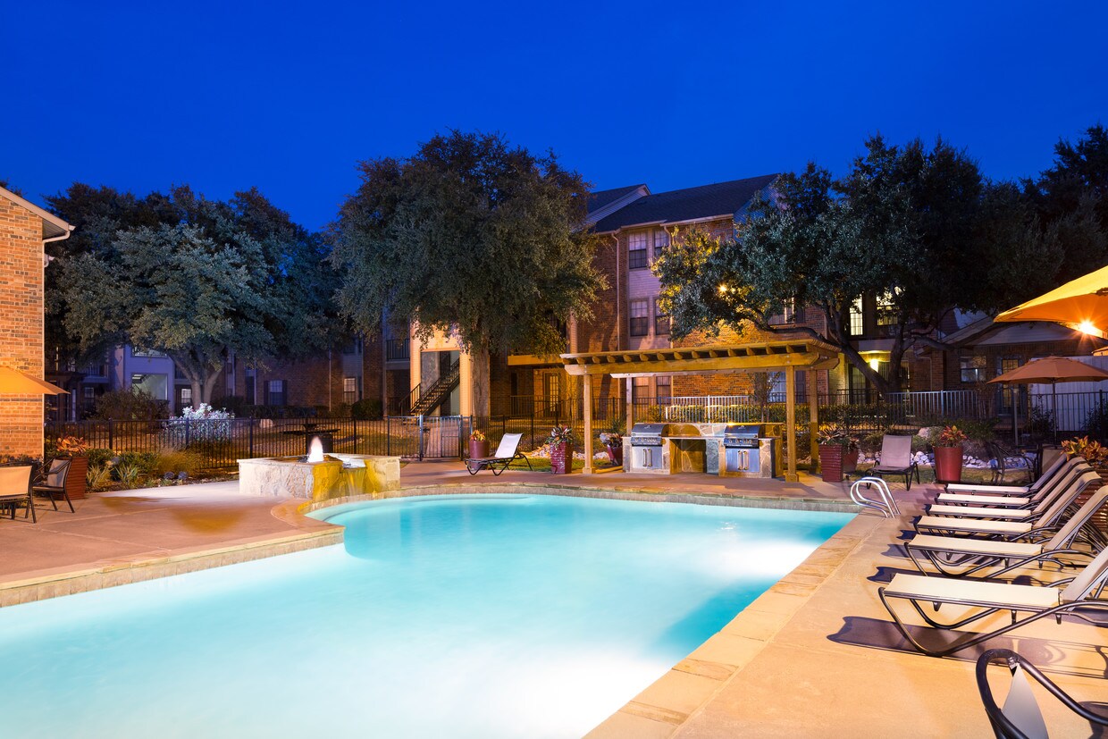 Wellington at Willow Bend 3200 Parkwood Blvd Plano, TX Apartments