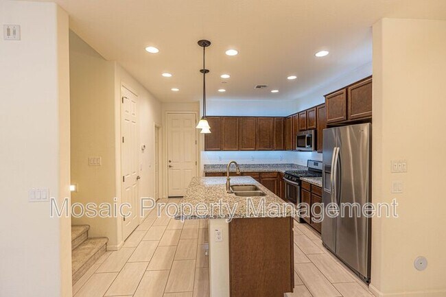 Foto del edificio - 2477 W Market Pl