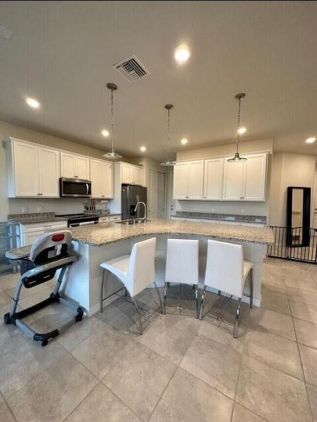 Building Photo - 4460 San Fratello Cir