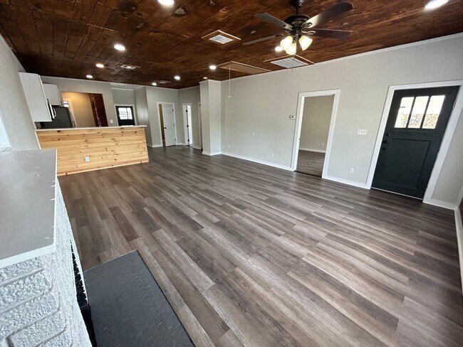 Foto del edificio - 1245 Kayton Ave