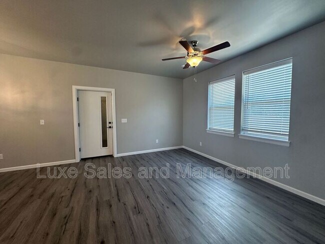 Foto del edificio - 1138 N Blackwelder Ave