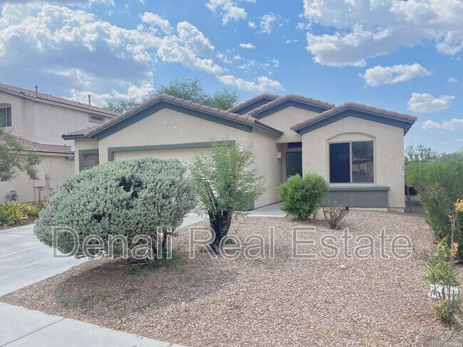Building Photo - 11786 W Fordson Dr