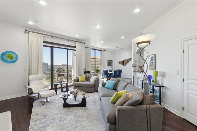 Foto principal - 330 E Las Colinas Blvd