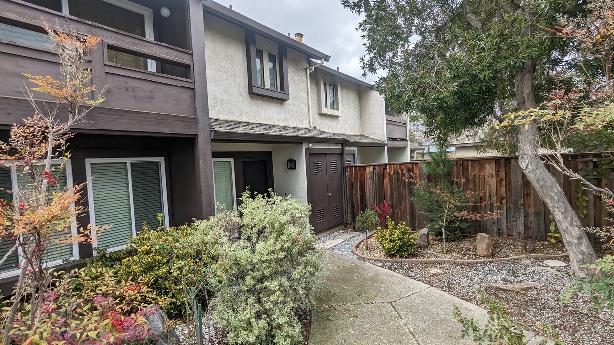 Primary Photo - 107 Sunset Ave