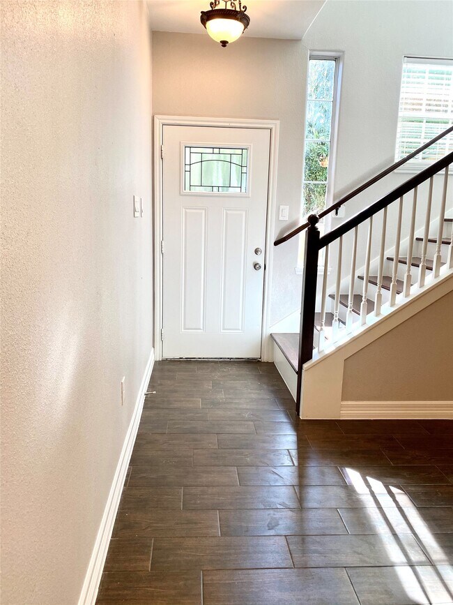 Building Photo - 8246 Lanham Ln