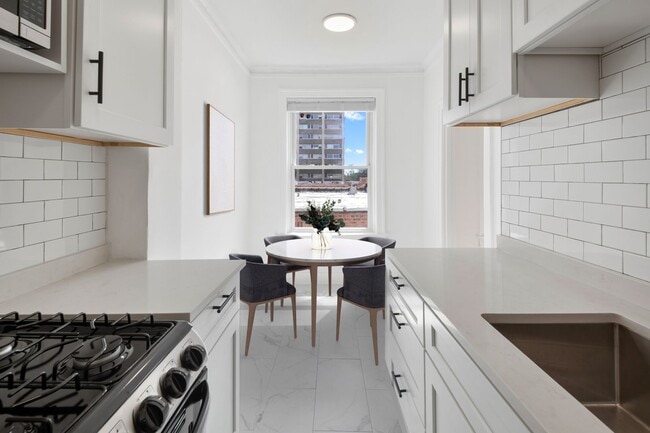 Building Photo - Onyx on Sheridan