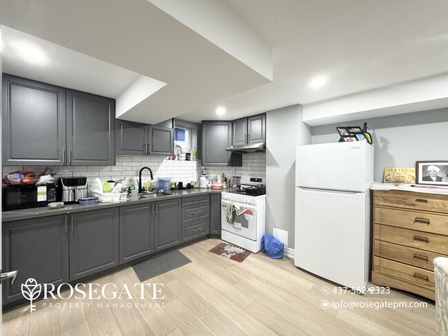 Building Photo - Spacious 2-Bedroom Unit in Brampton | 1,000 sq ft + Parking