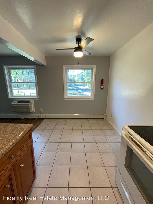 Foto del edificio - 1 br, 1 bath House - 35-7 Cedar Ln.