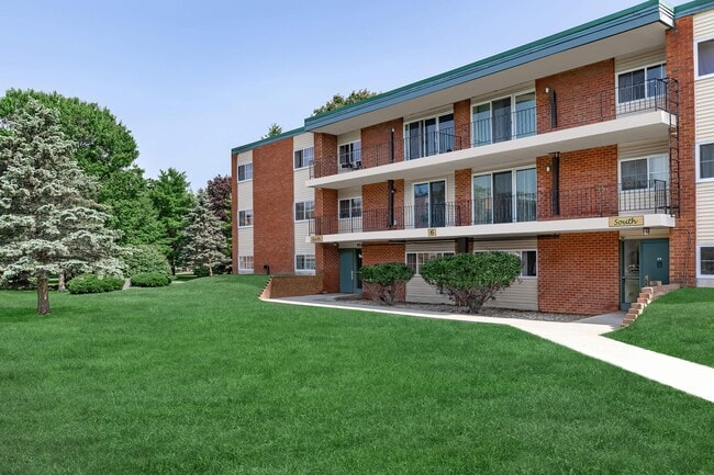 Building Photo - North Pointe Apartments