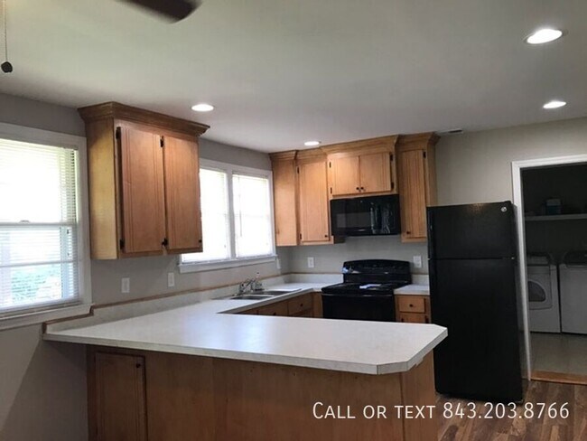 Foto del edificio - 4927 Lincrest Rd