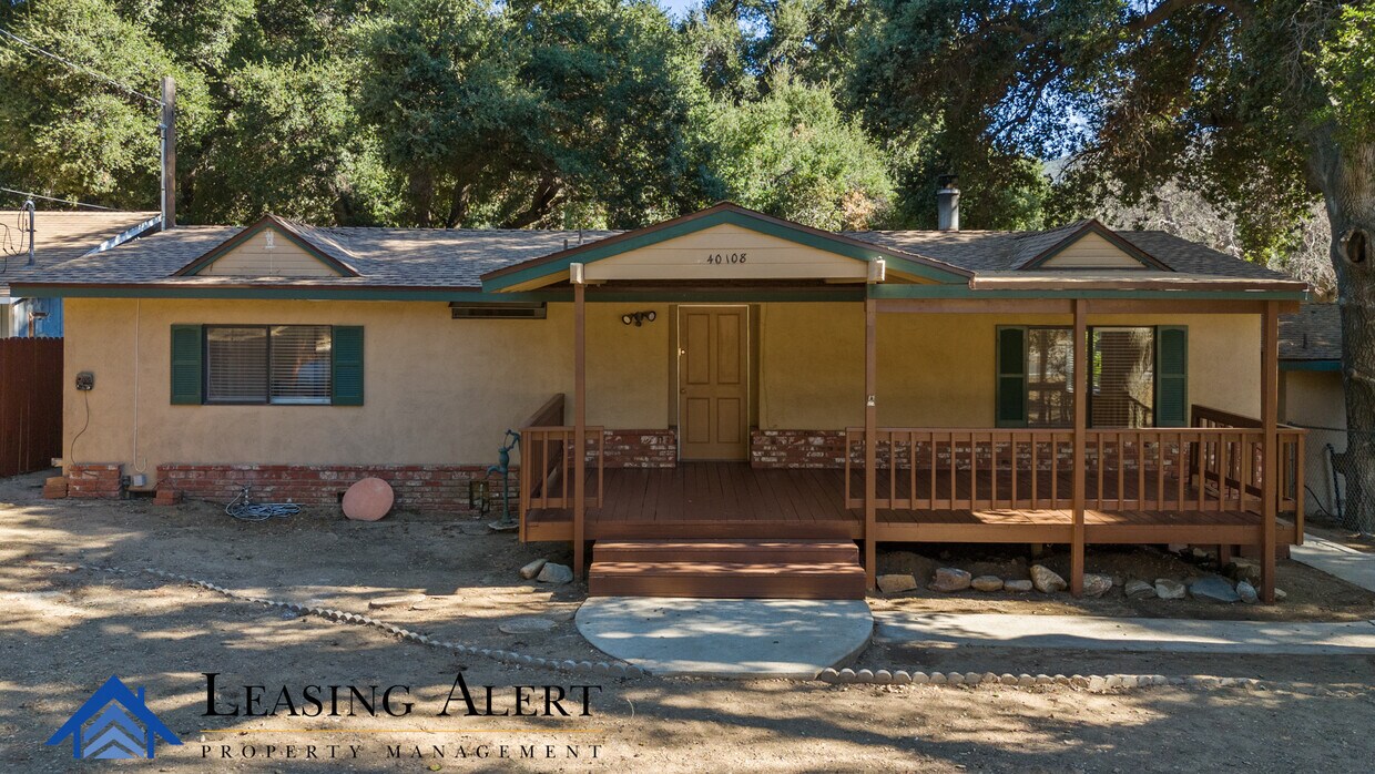 Primary Photo - 40108 San Francisquito Canyon Rd