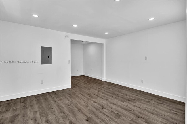 Foto del edificio - 650 SW 5th St