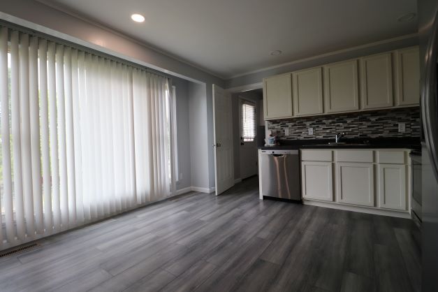 Foto del edificio - 1424 Hale Dr