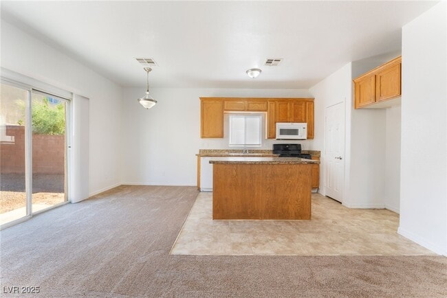 Building Photo - 32 Rosa Rosales Ct