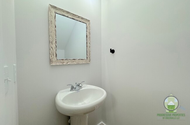 Foto del edificio - 7 Robin Hood Rd