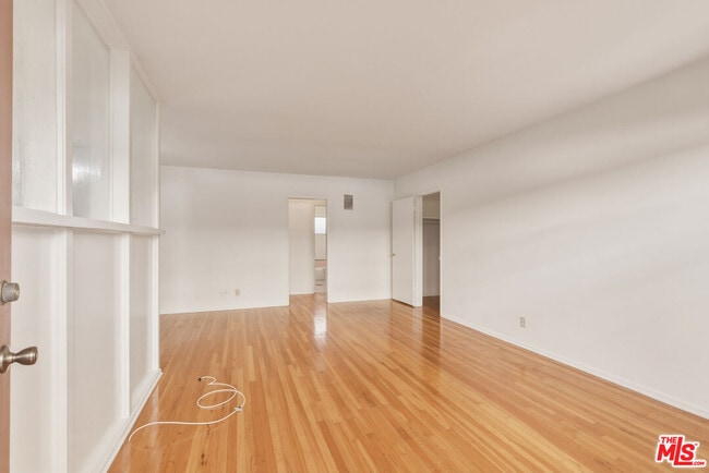 Foto del edificio - 1058 S Wooster St