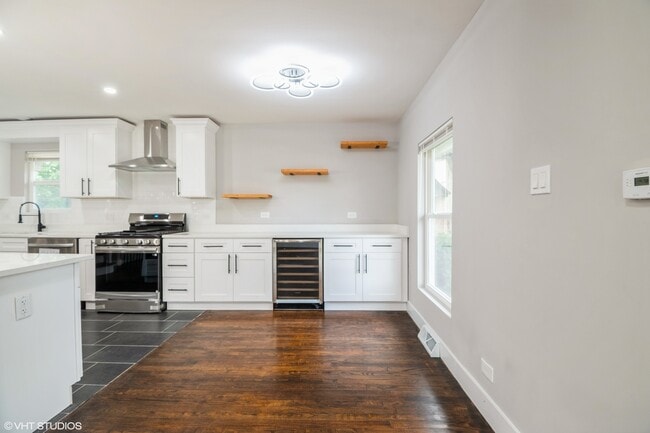 Building Photo - 15463 Diekman Ct