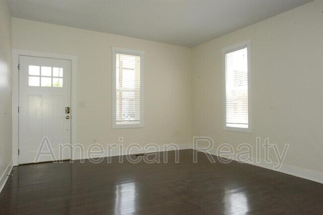 Foto del edificio - 13 Holland Ave NE