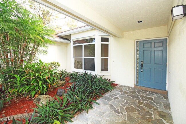 Foto del edificio - 896 Rose Ct