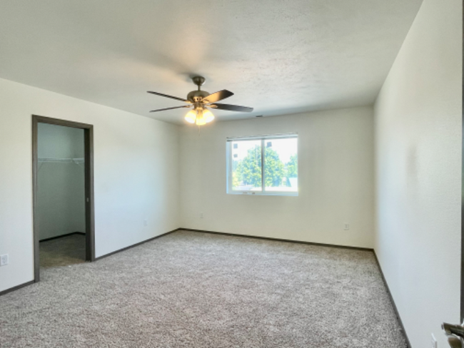 Building Photo - 12233 N Mayfair Rd