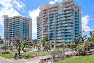 Building Photo - 2228 Beach Dr