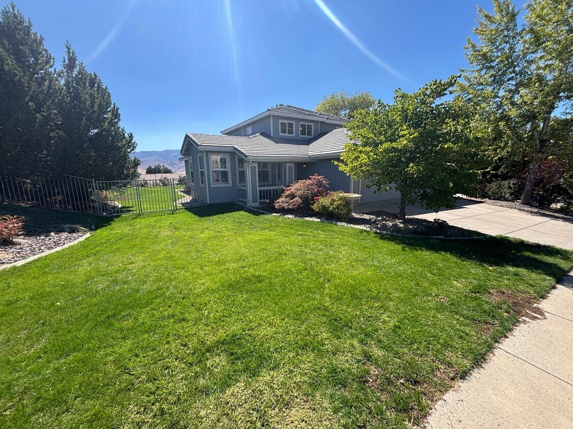 Foto principal - Stunning Northwest Home with Views