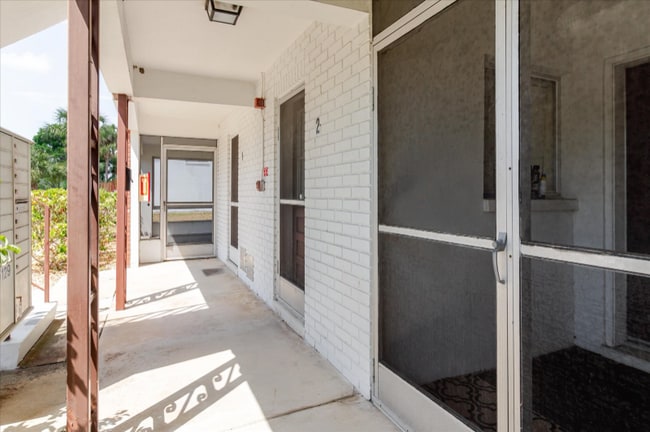 Building Photo - 2348 Shelley St