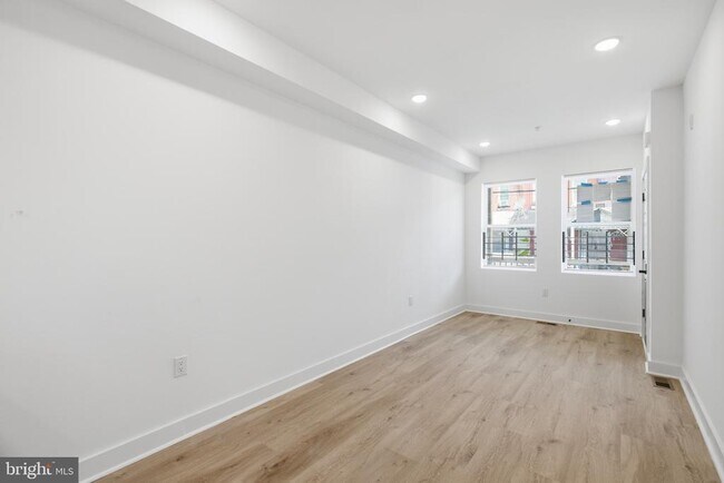 Building Photo - 4312 Pennsgrove St