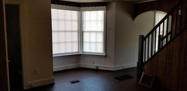Foto del edificio - 316 N Maple Ave