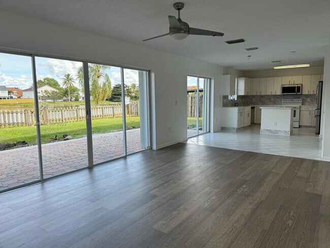 Foto del edificio - 12149 NW 34th St
