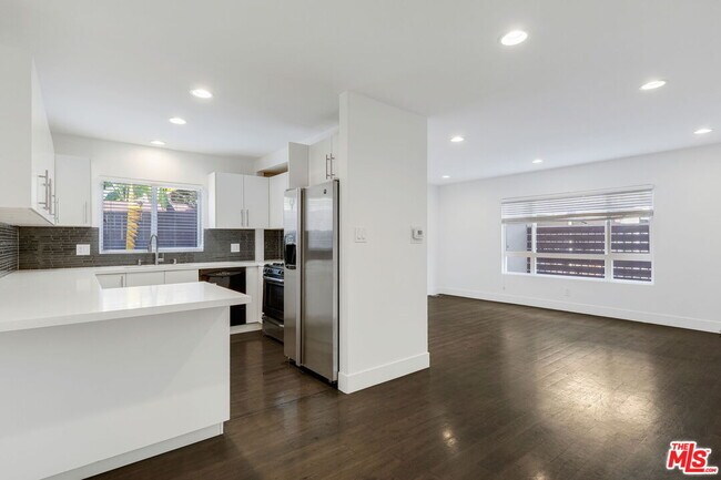 Foto del edificio - 1055 S Bedford St