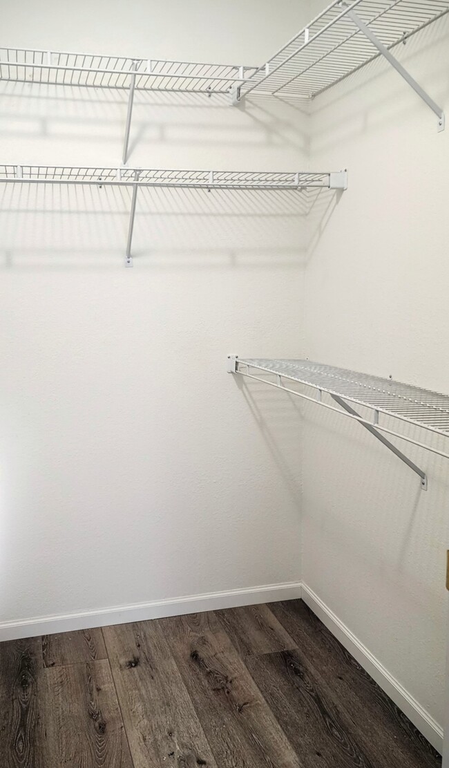 BR1 Closet (B) - Regency Park North