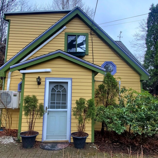 Front Entrance - 191 Elliot St
