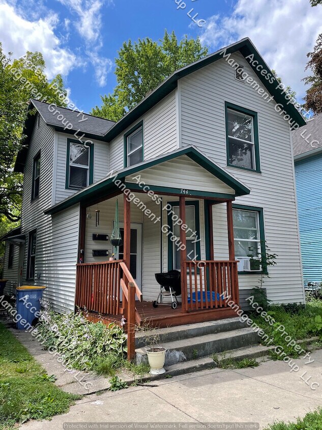 Primary Photo - Northwest One Bedroom Unit close GVSU and ...
