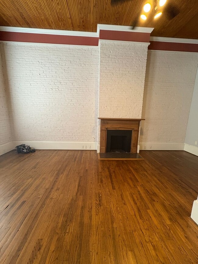 Building Photo - 470 Poplar St
