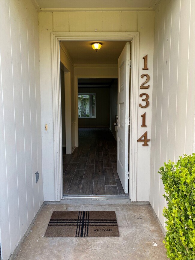 Building Photo - 12314 Rincon Dr