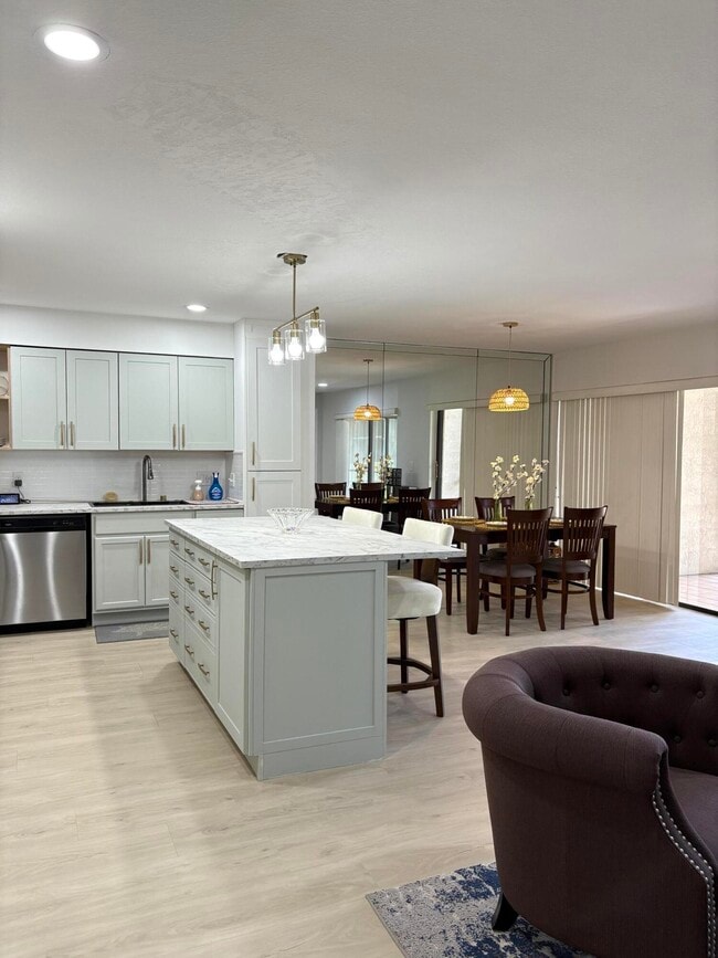 Foto del edificio - 5631 Coach House Cir