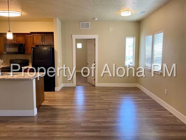 Building Photo - 3566 E Grand Forest Dr