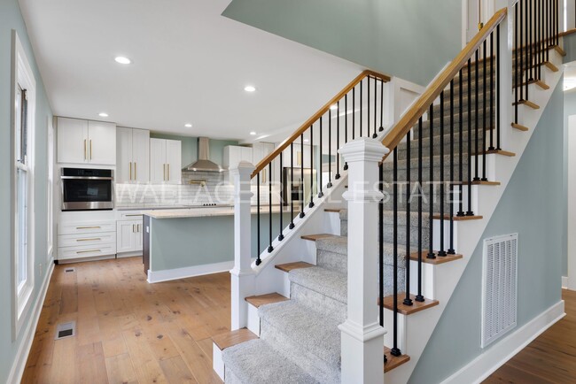 Building Photo - LOVELY 4 BEDROOM HOME...ALL FARRAGUT SCHOO...