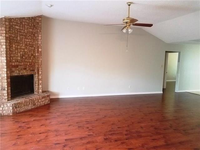 Building Photo - 2425 Inverness Dr