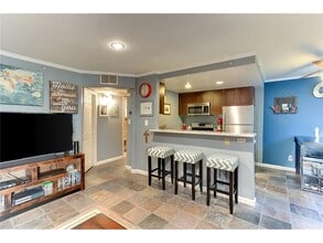 Building Photo - 1116 E Palmer Ave