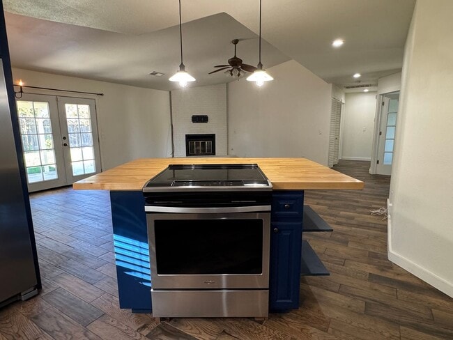 Foto del edificio - Charming & Move-In Ready 2+ bedroom/ 2 bathroom Home in the Heart of Atwater!