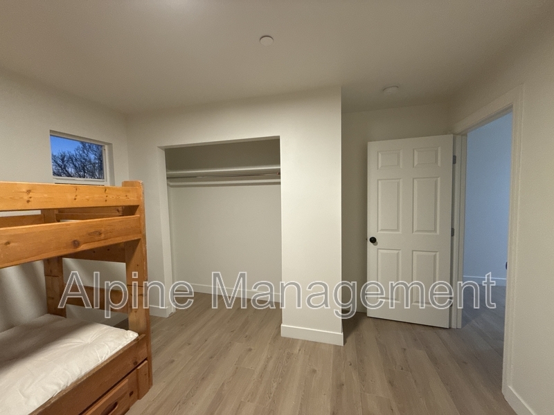 Foto principal - 1089 D St