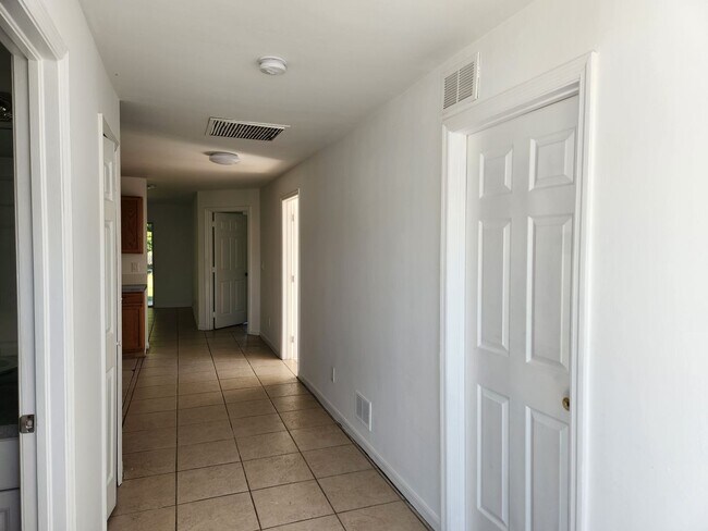 Foto del edificio - LO 4770-4772 Jordan Ave S