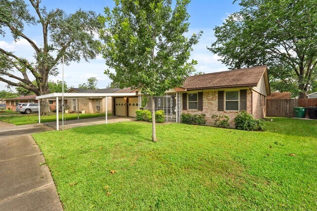 Foto del edificio - 5602 Hialeah Dr