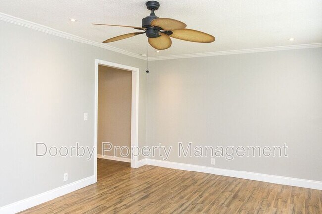 Building Photo - 262 Tinker Bell Cir