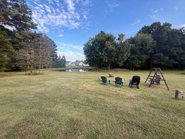 Foto del edificio - 234 Robbins Rd